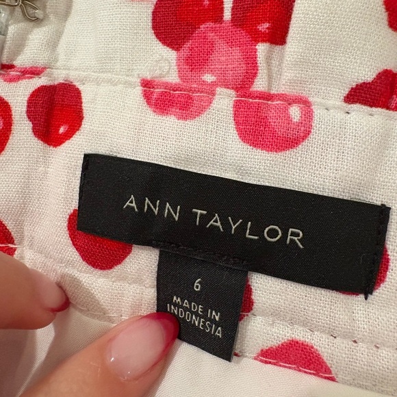 🍒 Chic Cherry Print Pencil Skirt - Picture 3 of 7